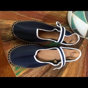 Anthropologie Naguisa shoes navy and white